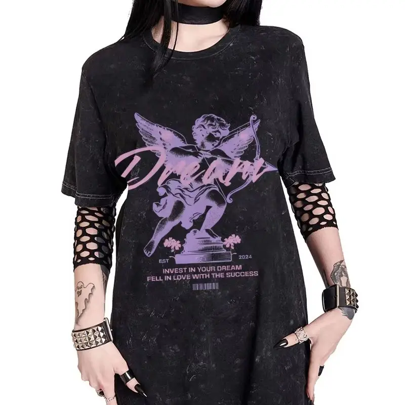 

Футболки с рисунком Angel Dream Tee, 100% хлопок, высококачественная стираная футболка большого размера. Текст Purple Angel & "Мечта", Edgy Y2K Vibe.