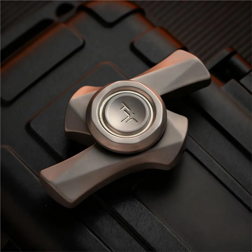 Tjr edc thunderbolt fidget spinner brinquedos para adultos acessórios de mesa de escritório gadgets de alívio de ansiedade projetos originais giroscópio