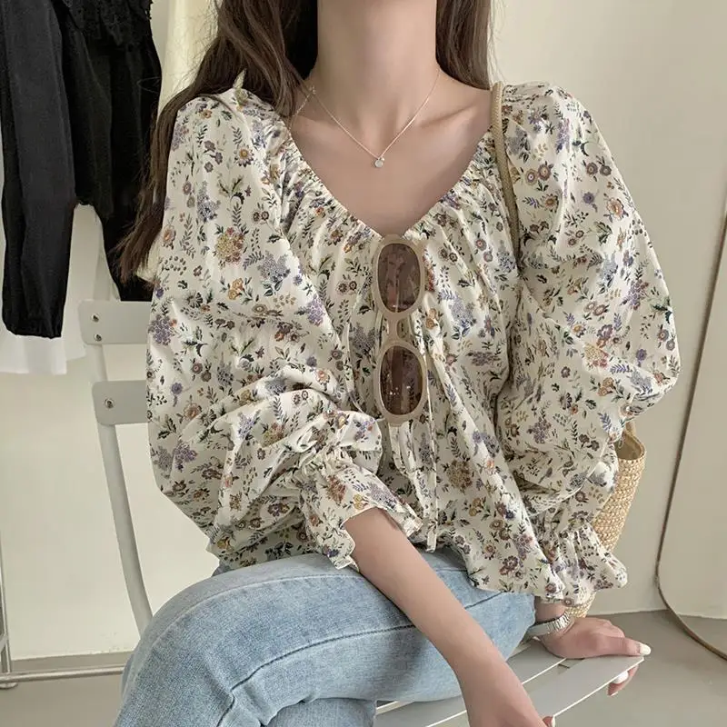 Spring Summer Women's Floral Print V Neck Elastic Shirred Puff Long Sleeve Ruffle Hem Loose Lightweight Casual Blouse Daily Top