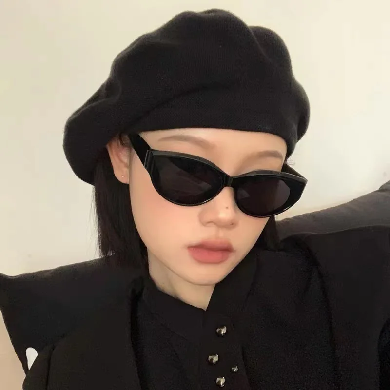 Vintage Women's Small Elliptical Cat Eye Small Frame Sunglasses Black Sunglasses Hip Hop Eyewear UV Resistant Glasses