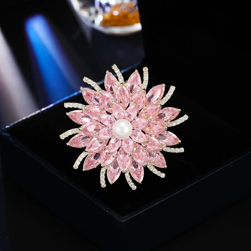 

Sunflower Pin Micro-inlaid Zircon Pearl Three-dimensional Flower Brooch