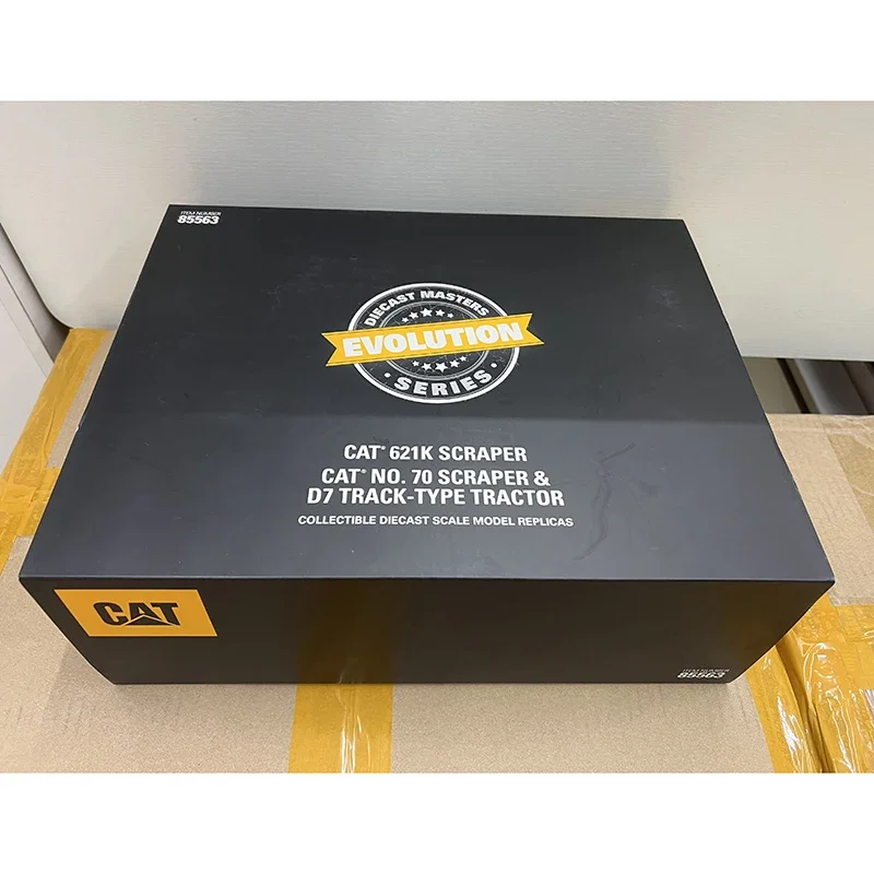 DM Diecast 1:50 Scale CAT 621K NO.70&D7 Wheeled Scraper Set Alloy Model Collection Souvenir Display 85563