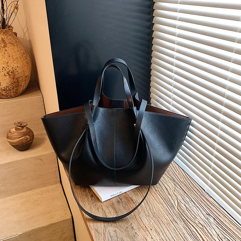 

2025 Winter Trendy Underarm Bag, Minimalist Shoulder Purse for Women, Versatile Crossbody Tote, Fashion Day-to-Night Bag