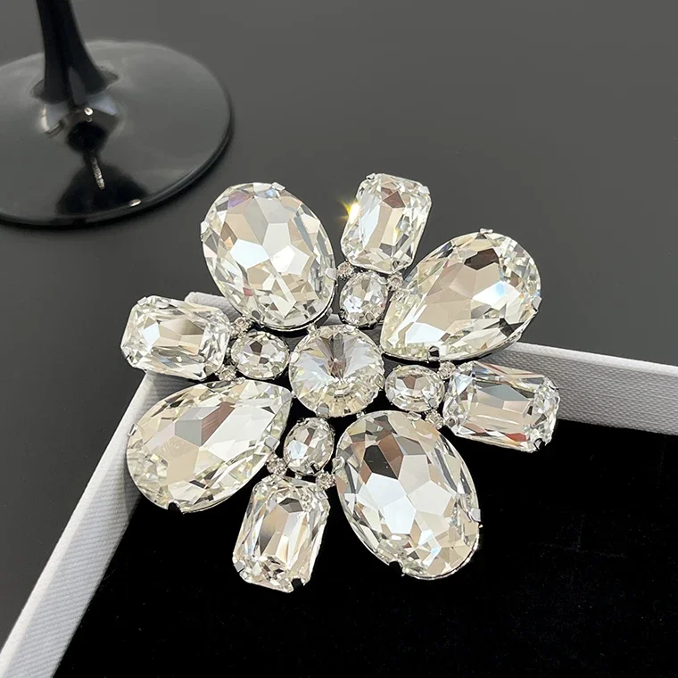 Designer Crystal Flower Luxury Large Silver Brooch Necklace Women Top Quality Jewelry Trend