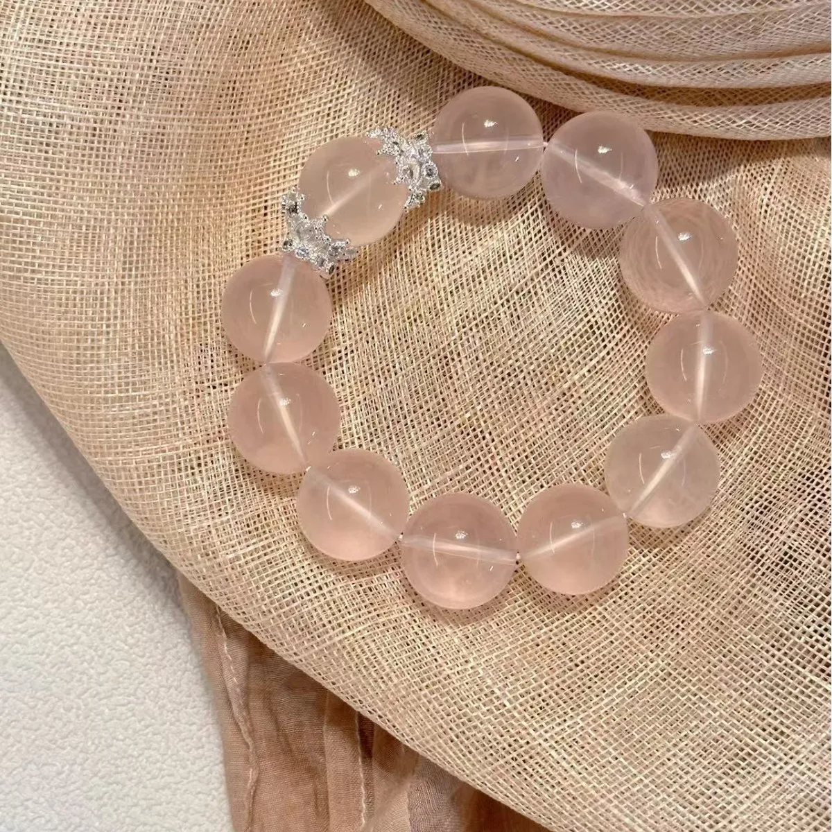 

Natural Powder Crystal Bracelet Women's Light Luxury Fashion Bracelet Gift Original Design