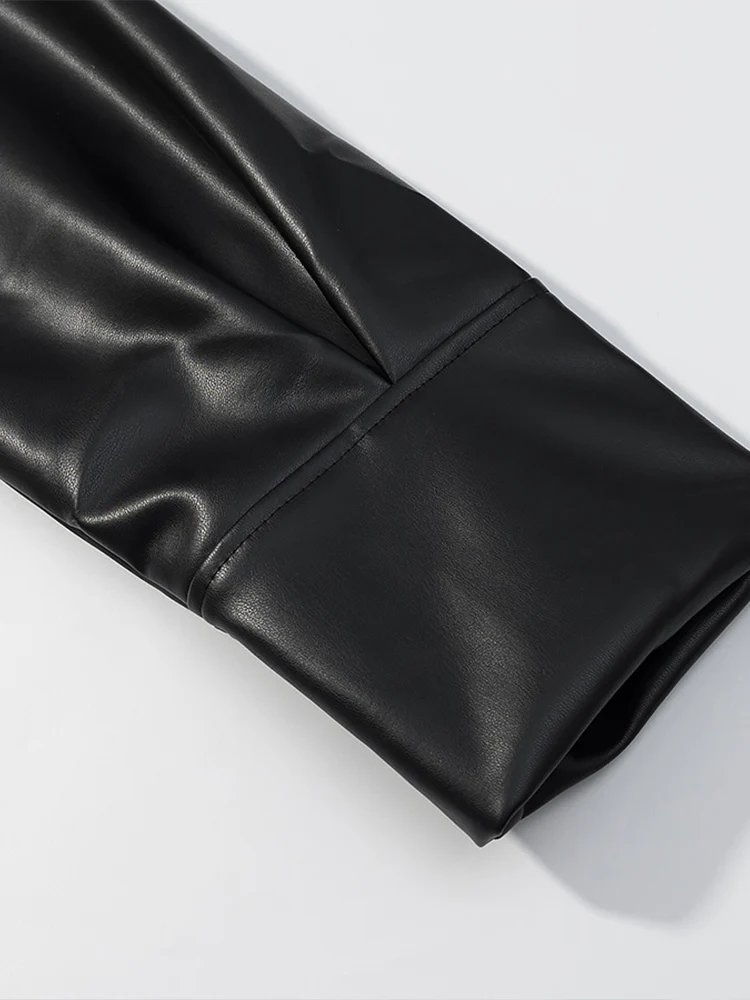 سترة جلدية قصيرة عصرية ومتعددة الاستخدامات على الطراز الأوروبي للسيدات بلون سادة وياقة واقفة.