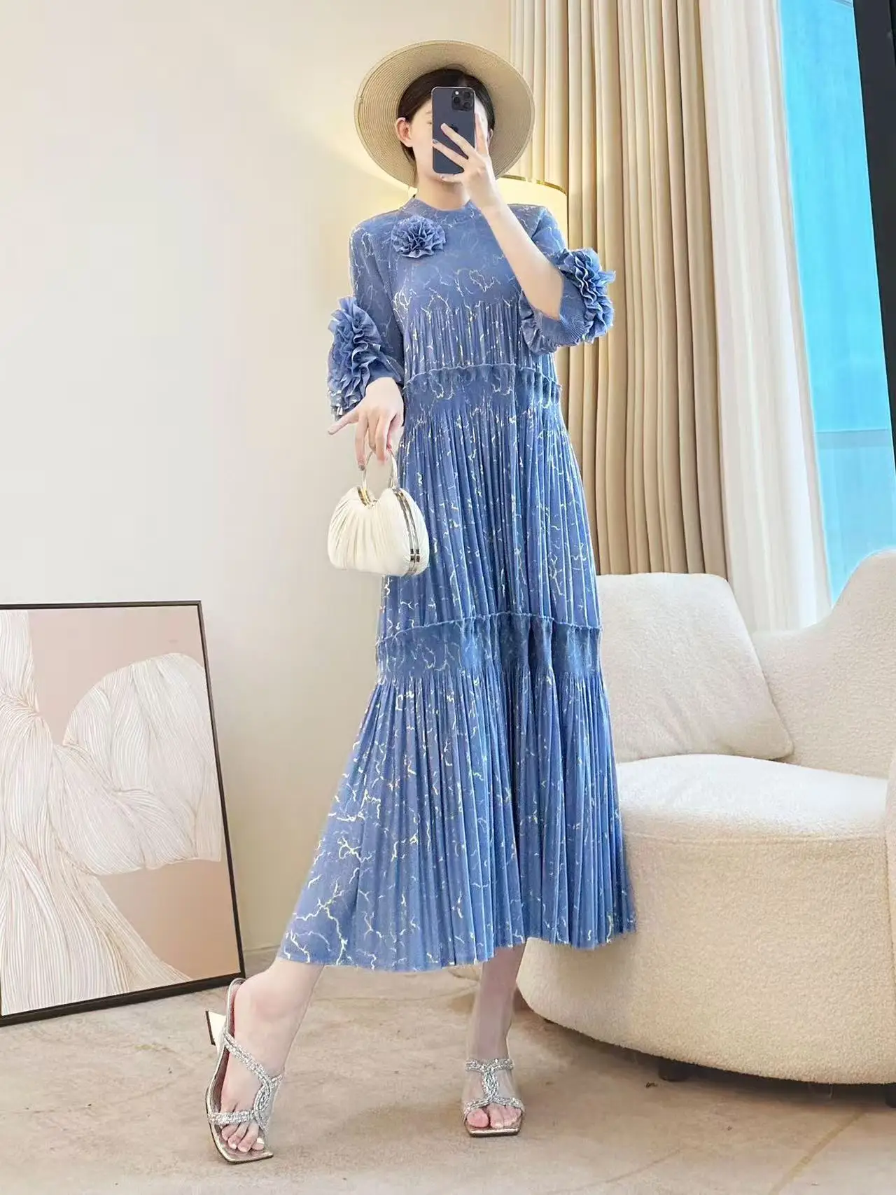 

Miyake Fold 2025 Autumn Spring New Round Neck Loose Fold Ironing Gold Style Fashionable Women's Comfortable Petal Sleeve Dress