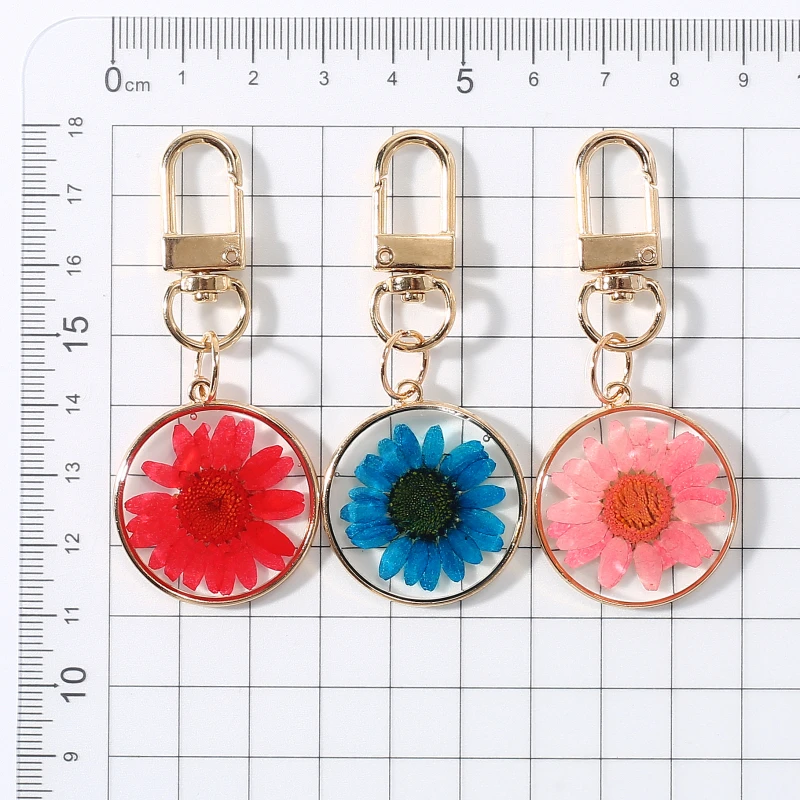 Natrual Real Dried Flower Petal Flat Resin Pendant Key Chain Daffodils Daisy Blossom Rotation Clasp Keyring Bag Car Key Holder