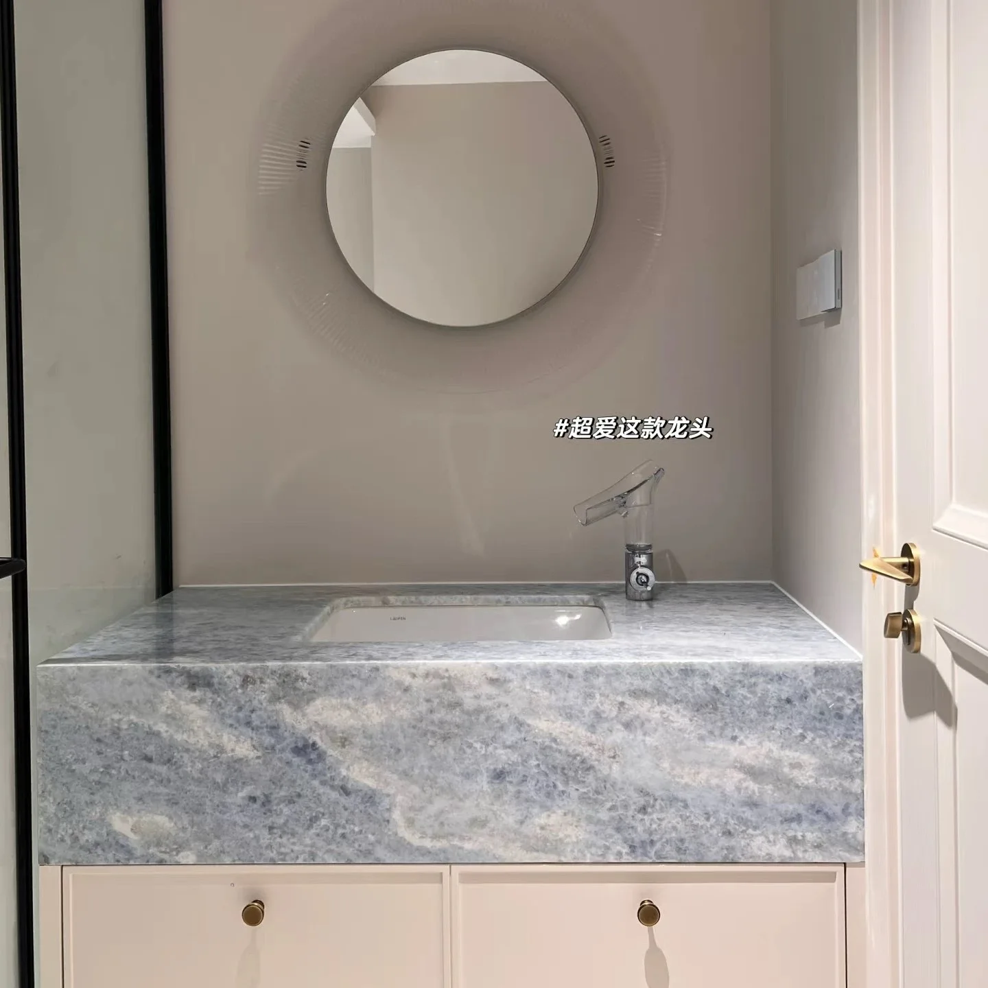 Natural Bathroom Cabinet Blue Crystal Stone Countertop Bathroom Cabinet with Solid Wood Paint Finish Modern Washstand for Toilet