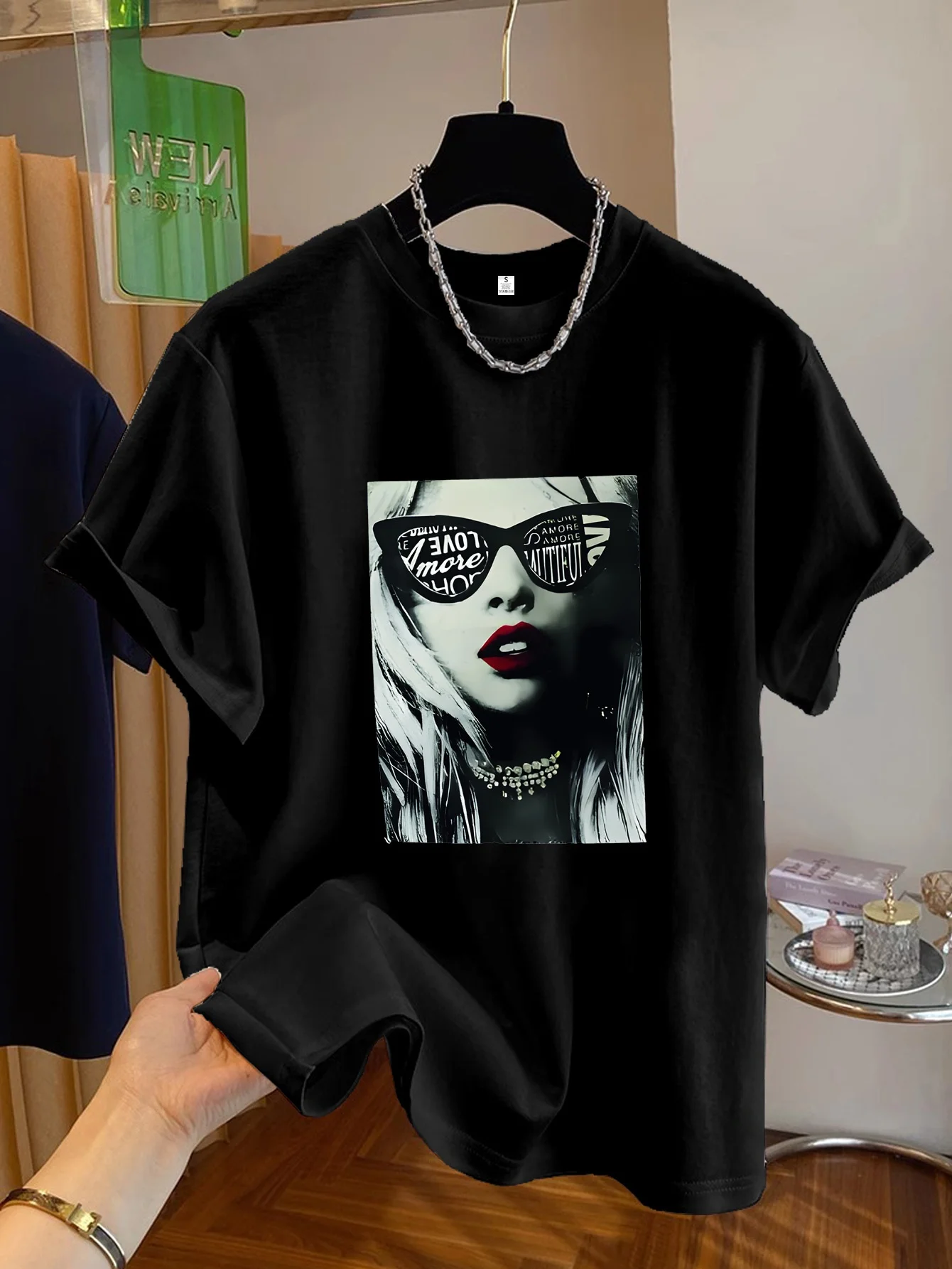 تي شيرت نسائي مقاس كبير برسومات جرافيك بأكمام قصيرة، فضفاض وكاجوال، ناعم ومريح للتنفس، رياضات خارجية