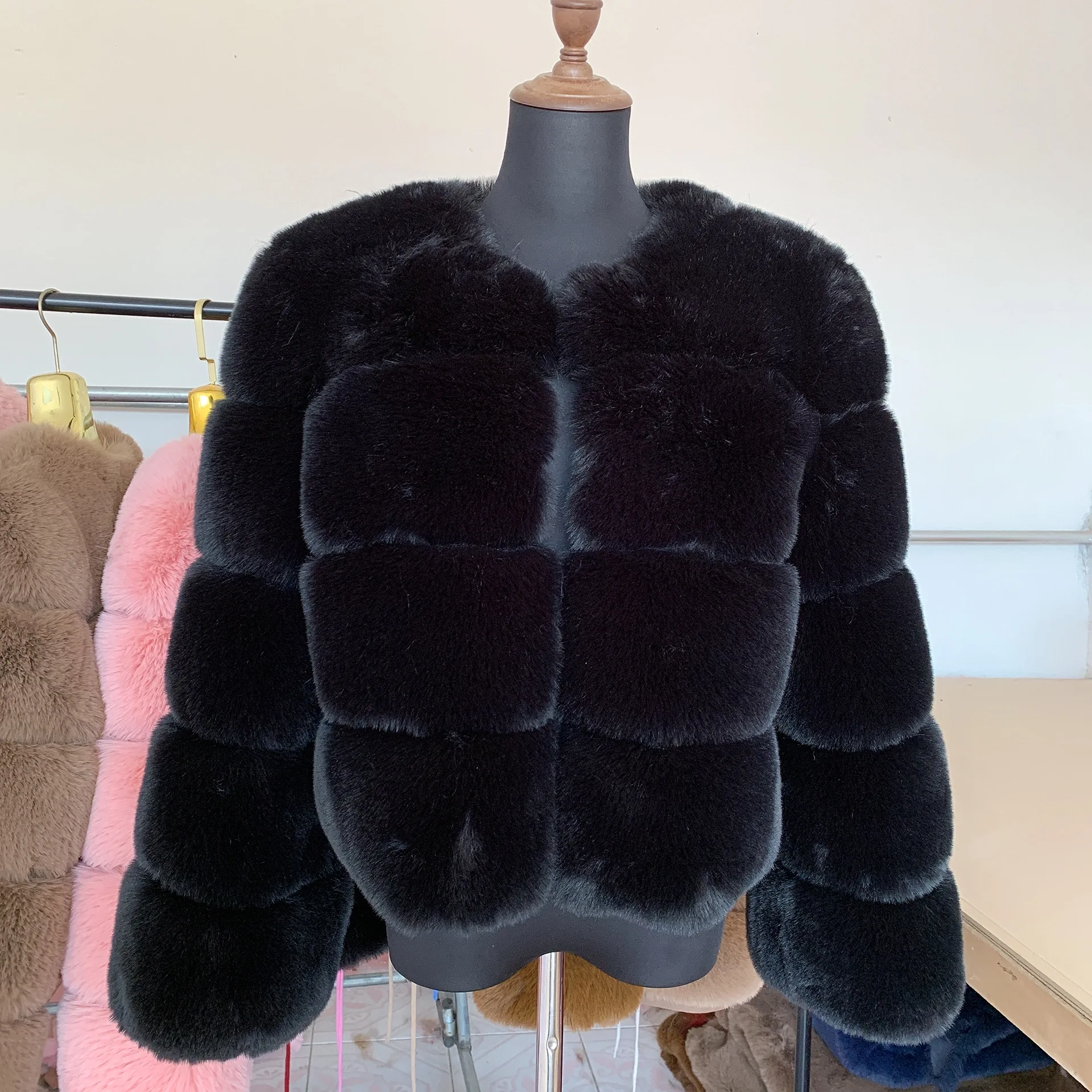 Luxury winter women\'s faux fur coat super hot fur jacket Short Long Sleeve Faux Fox Fur fluffy jacket high quality faux fur