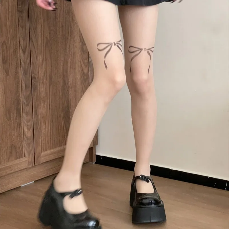 Women Sexy Bow Printed Pantyhose Trendy Ins Thigh Fake Bowknot Tattoo Legs Skin Silk Stockings Sweet Bottomed Fishnet Tights