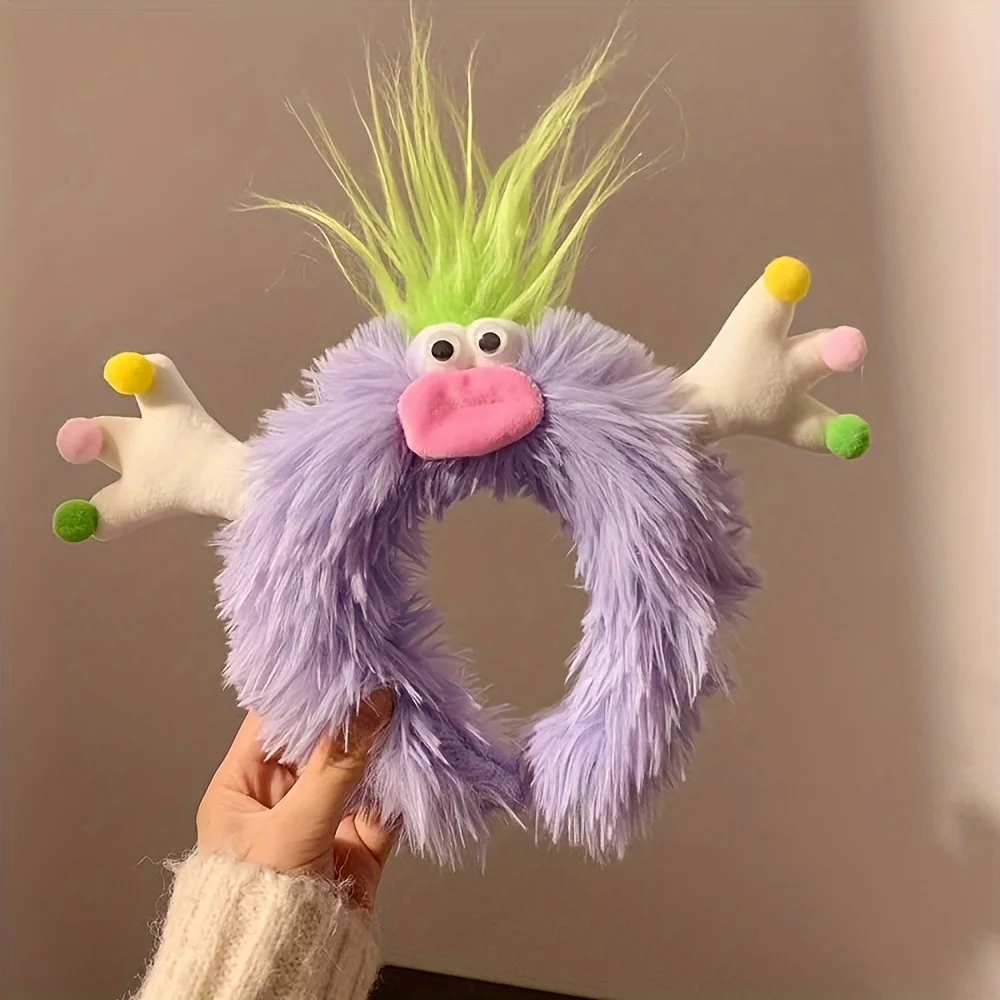 

The hair band has three funny plush ugly dolls with Fufu ears, fried hair, and a cute ugly face as accessories.
