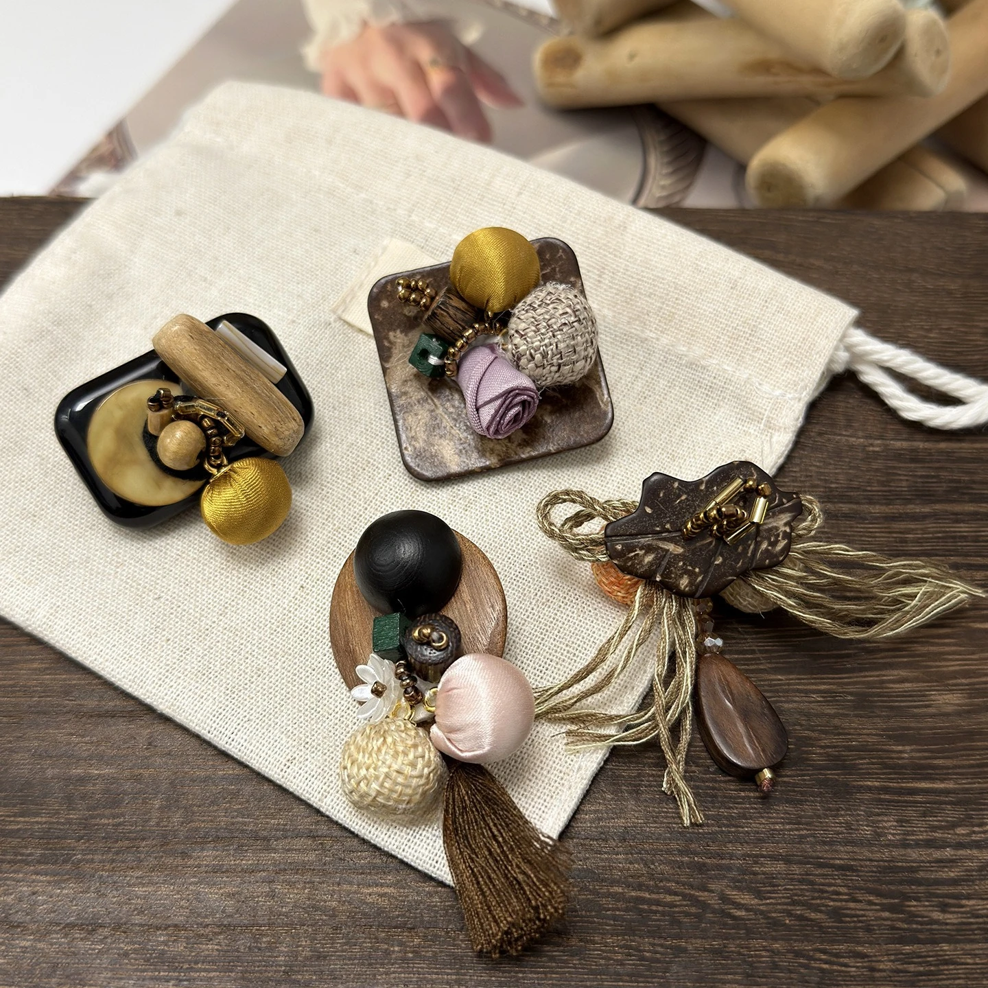 Autumn-Winter Geometric Wood-Plastic Stitched Brooch Eclectic Sweater Hundred Combinations of Accessories Pin