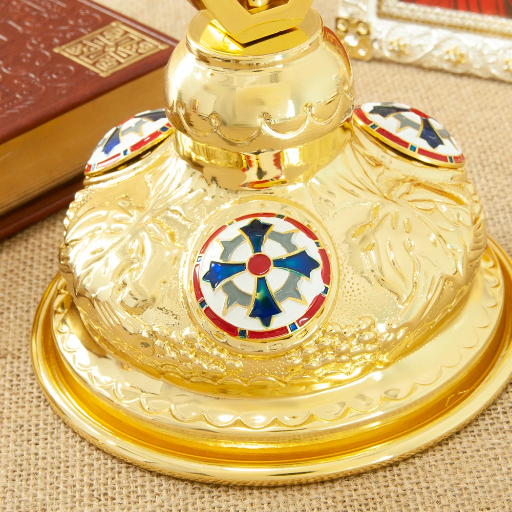 HTISOK Orthodoxer Kreuz-Kerzenhalter, Jesus-Kruzifix mit roter Emaille, vergoldeter Kreuz-Kerzenhalter für Kirchenandacht und Familiengebet – Detail 5