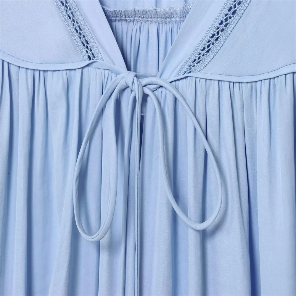 Europejski i amerykański styl, nowa kolekcja jesienna, damska, uniwersalna bluzka z dekoltem w serek, długim rękawem, pionową koronką i efektem zwisania.