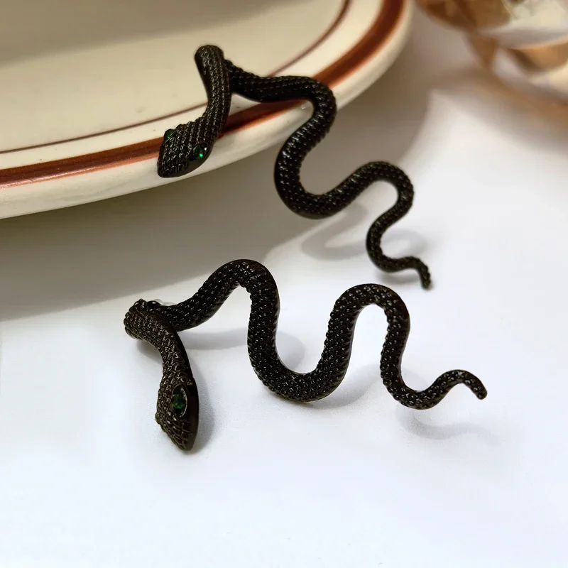 Fashion Jewelry European and American Design Popular Metal Snake Earrings For Women Party Gifts Exaggerative Ear Accessories