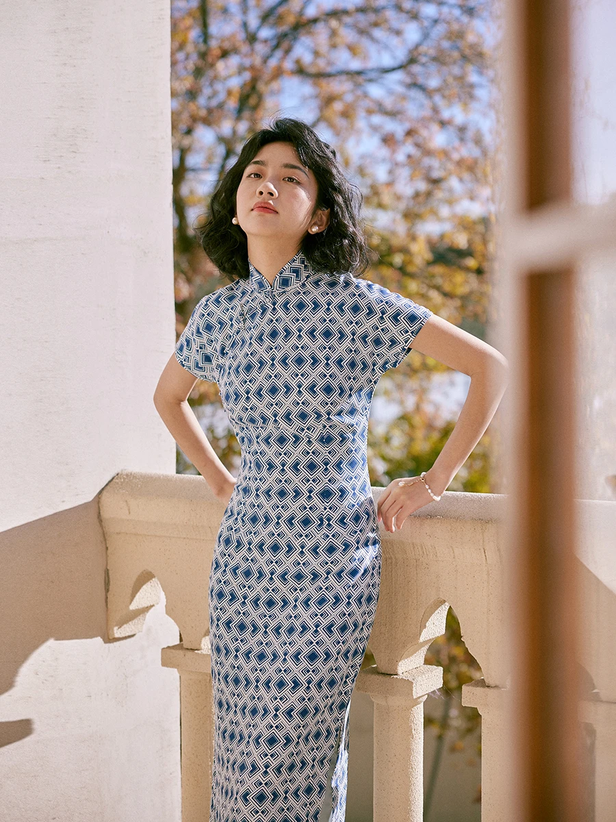 

Momei Vintage Sle ort Sve Cotton Silk Hong Kong Sle Daily Wear Low Slit Floral Patterned Mid-Length Dr