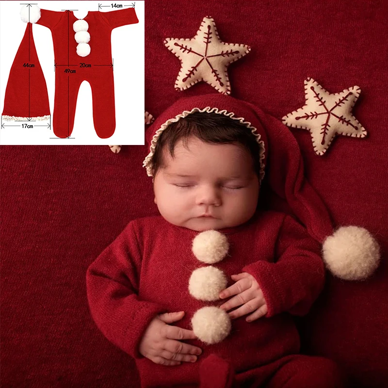 การถ่ายภาพคริสต์มาสเสื้อผ้าทารกแรกเกิด Soft Plush Santa Claus หมวกและสีแดง Hairball Jumpsuits ชุดสตูดิโอเด็ก Photoshoot ชุด