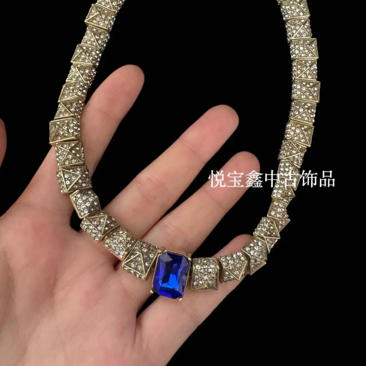 vintage gold distressed diamond necklace blue rhinestone clavicle chain. Versatile women's daily niche.jewelry