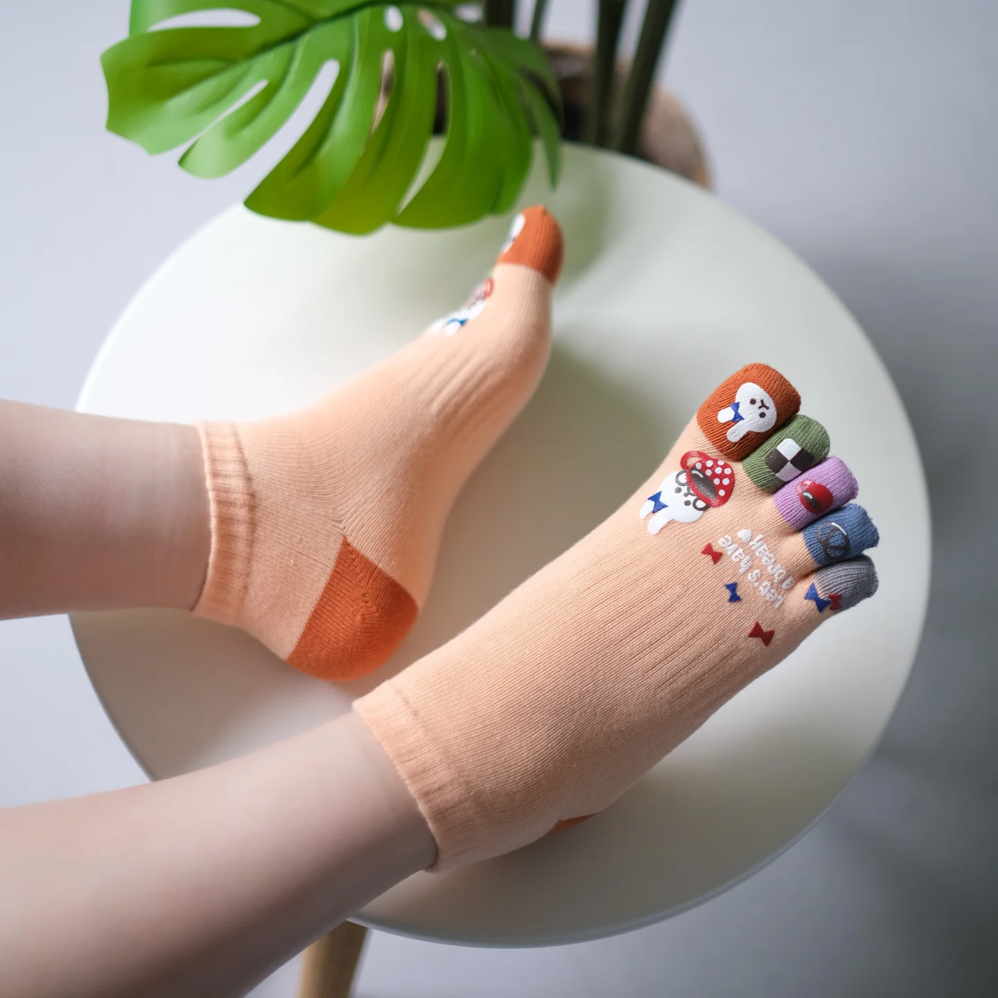 Cartoon Five-Toe Socks for Women, Short Cotton Socks with Anti-Odor Properties, Cute Seamless Split-Toe Socks with Heel image 2