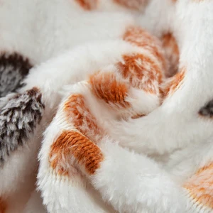 Bir kedi için soğukta giyimde ilk 10 satış, no. 5