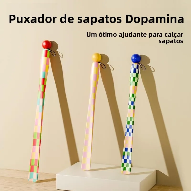 calcadeira-de-cabo-longo-para-uso-domestico-luxuosa-para-calcar-meias-e-sapatos-sem-se-dobrar-ideal-para-idosos-e-gestantes
