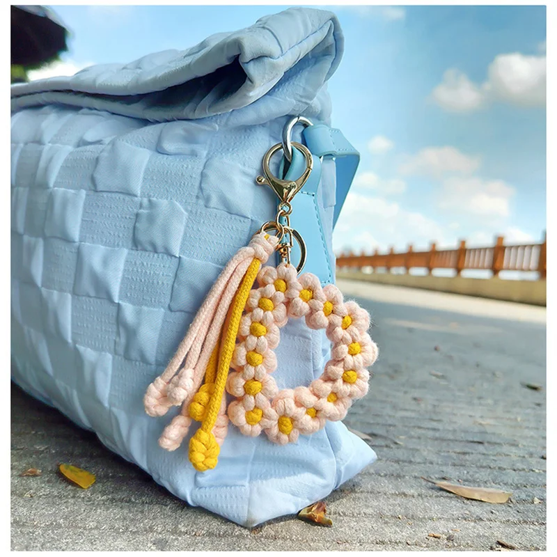 

New Creative Letter Keychain Rice Ears Daisy Flowers Bag Pendant Intangible Cultural Heritage Handwoven Bohemian Letter Keychain