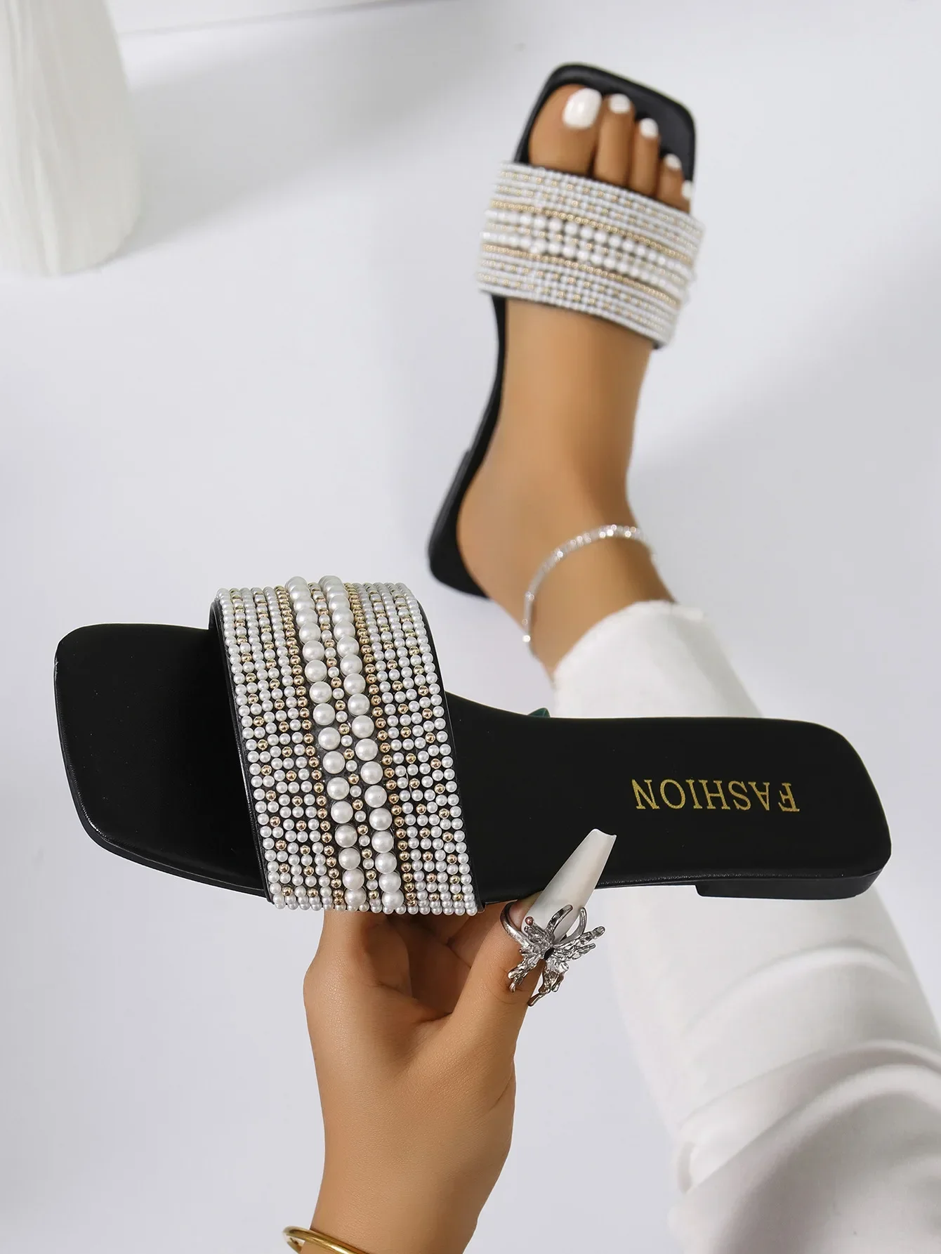 Damen-Sandalen mit flachem Boden, 2025, Sommer, neuer Stil, Perlen-Strass-Schuhe, Damen-Outdoor-Mode-Hausschuhe – Detail 14