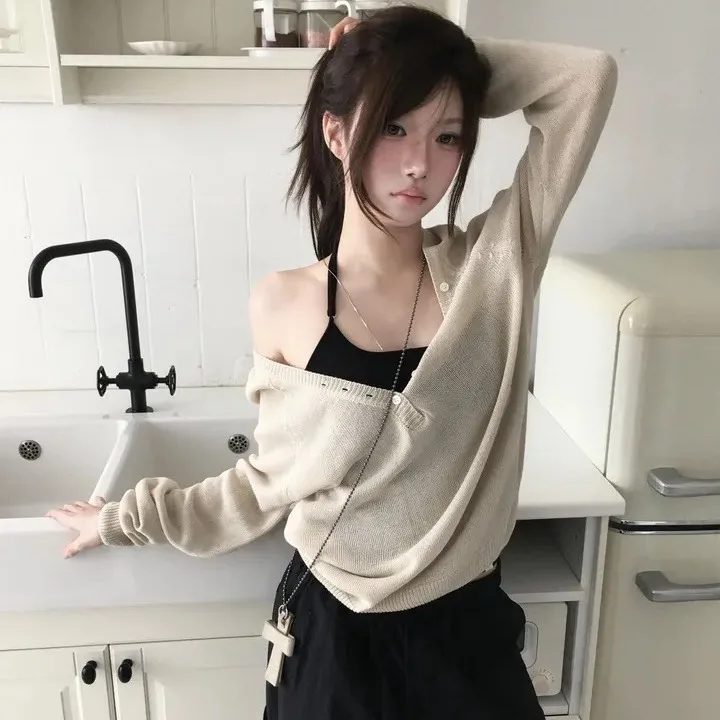 Autumn Long Sleeve Knitted Sweater Large V Neck Button Design Casual Style Women's Fashion Comfortable Fit Knitwear