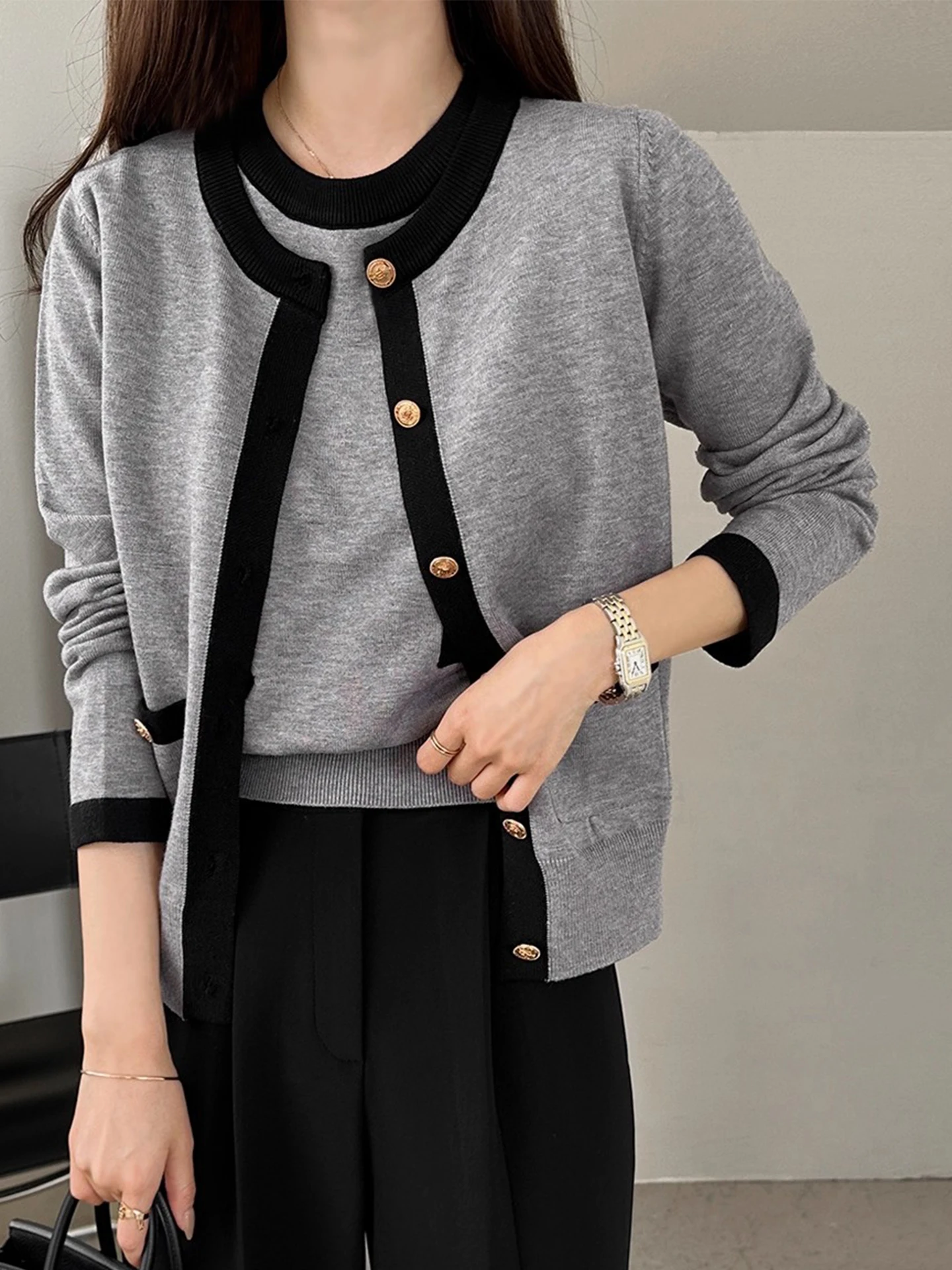 

Faionable Color Blo ort Sve Вязаный женский комплект с металлическими пуговицами Круглый открытый кардиган с высокой талией Верхняя одежда Осень Ne...