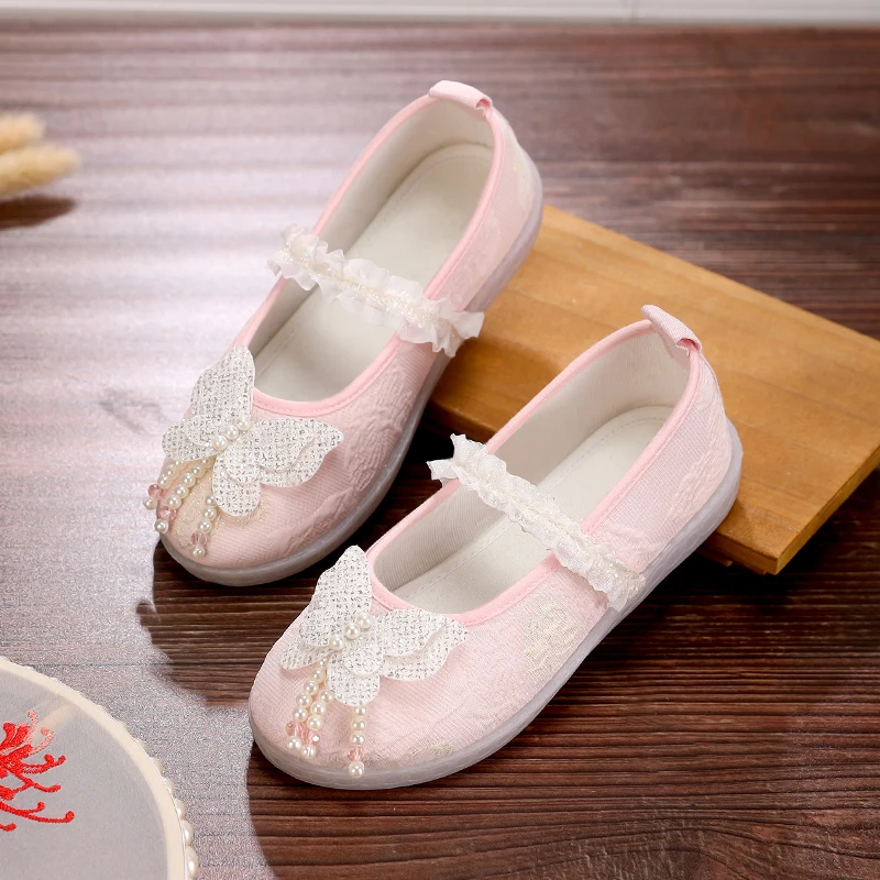 

Детская обувь с вышивкой, однотонные аксессуары с жемчугом для девочек, танцевальная обувь, тканевая обувь на плоской подошве для косплея, прогулочная обувь, обувь Hanfu