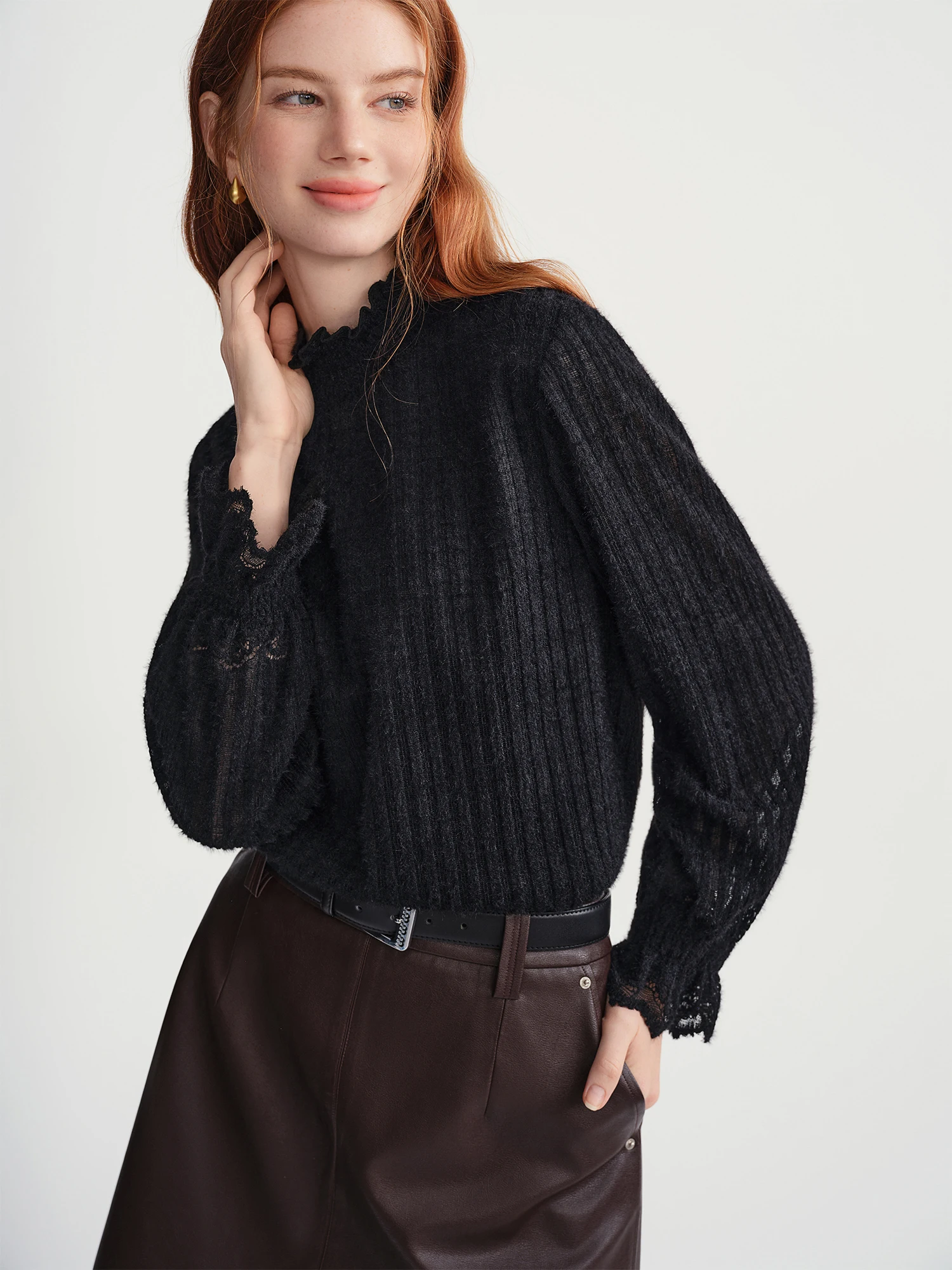 DUSHU لطيف قاع تي شيرت المرأة 2025 الخريف والشتاء ارتداء البلوفرات ارتداء الجنية الدانتيل علوي فضفاض كل مباراة أنيقة السيدات