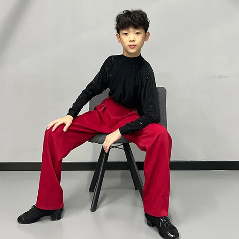 Ropa de competición de baile latino para niños, Tops negros de lentejuelas de manga larga, pantalones rojos, traje de baile de salón Cha para niños DNV21106