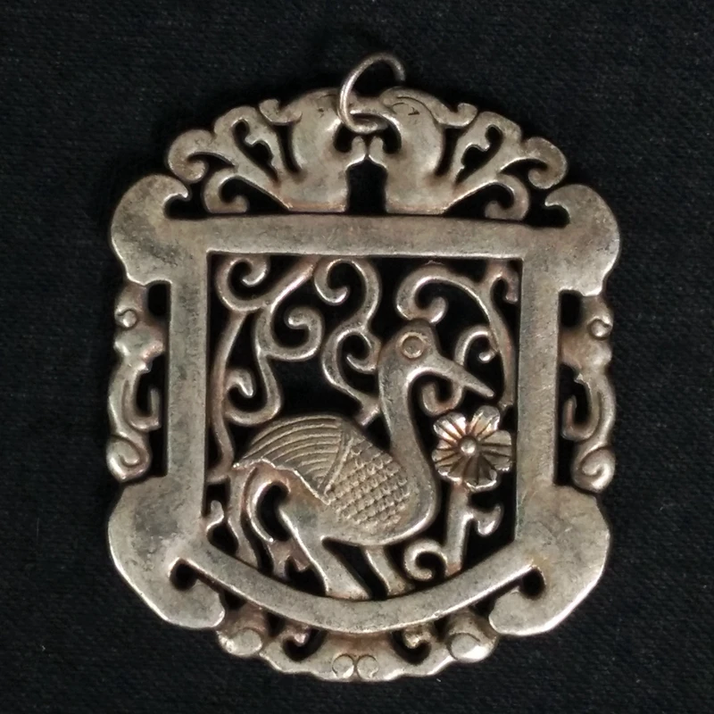 

Collection Old China Tibet Silver Carved Flower Crane Pendant Amulet Decoration