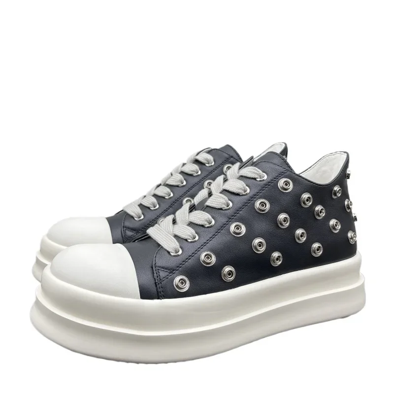 

Rivet Bread Shoes for Men's Genuine Leather Comfortable European/American Personalized Design Thick Platform Casual Board Shoes