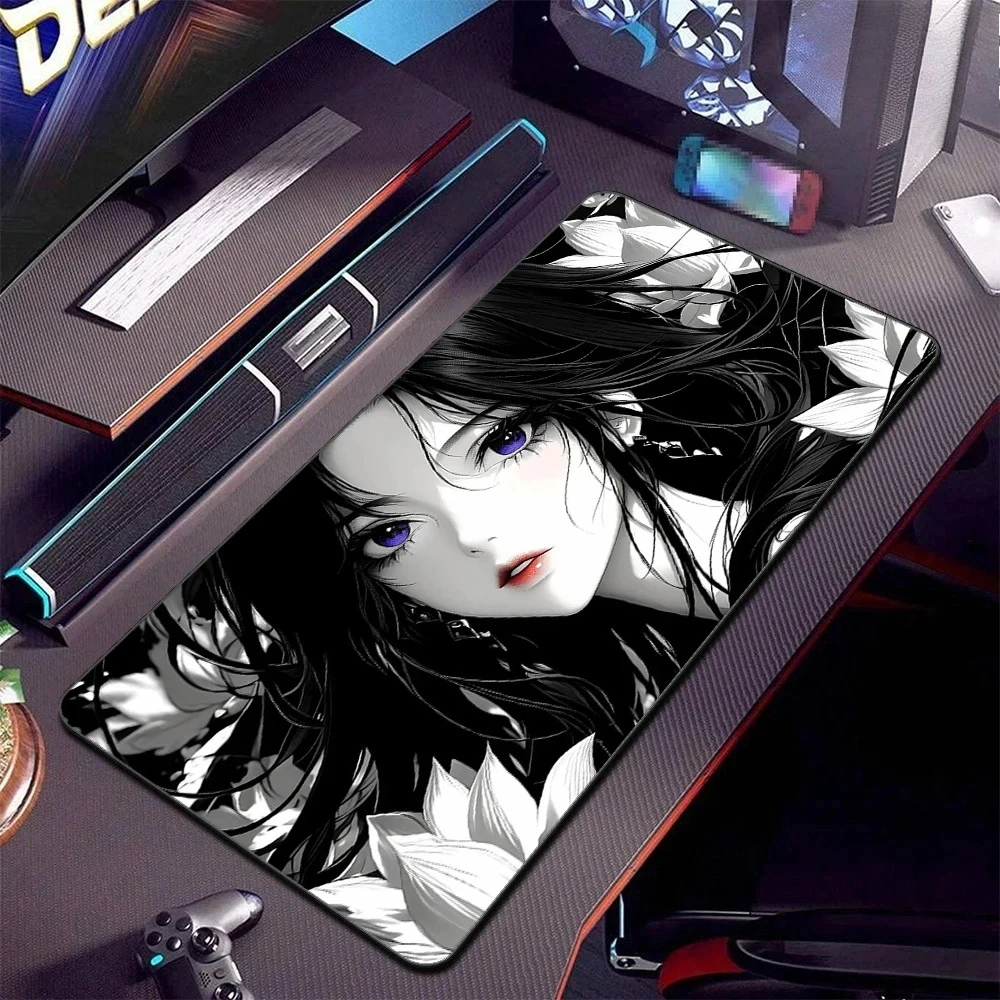

Gaming Mousepad Gamer Mouse Mat Gamer Keyboard pads Anime Girls Mouse Pad Black White Desk Mat Kawaii Non-Slip Rubber Cute Large