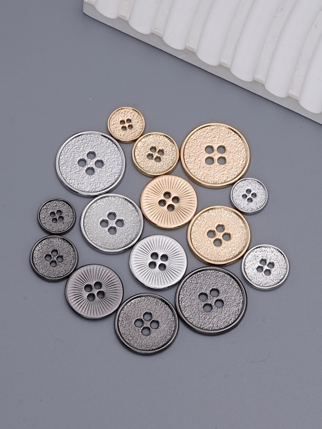 10pcs/Set Classic Round Flatback Buttons Jewelry DIY Hand Sewing 4 Holes Metal Buttons Apparel Accessories All Match