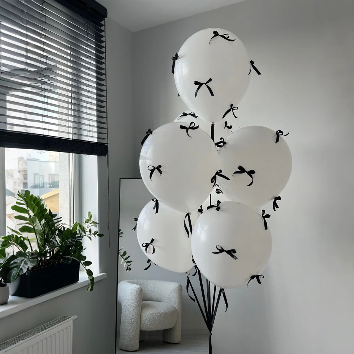 Schwarze Schleife und weiße Latex-Ballon-Set, DIY-Bandschleife für Geburtstagsfeiern, Hochzeiten, Jubiläen, Vorschlagdekorationen