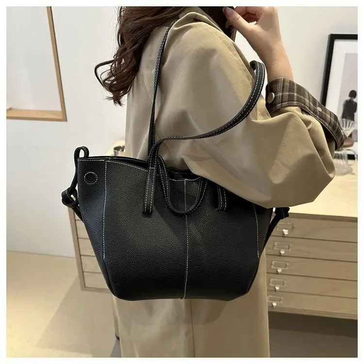 Advanced Large Capacity Commuting Fashionable Tote Bag for Women 2026 Versatile New Style Underarm Single Shoulder Handheld
