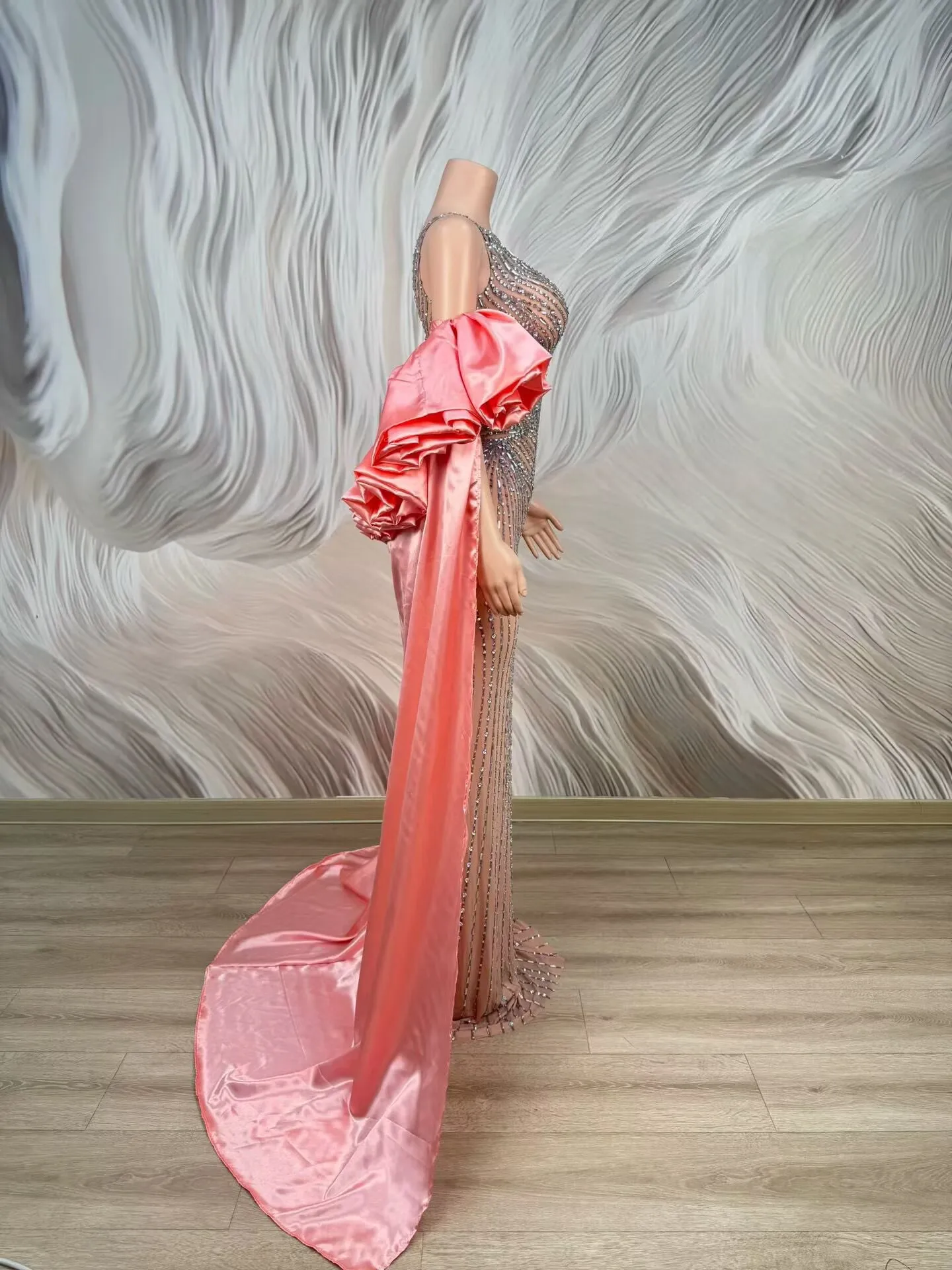 Luxury Drag Queen Performer Wear Women Sparkly Rhinestone Dance Dress Red Carpet Elegant Evening Gown Photo Shoot Stage Wear view 4