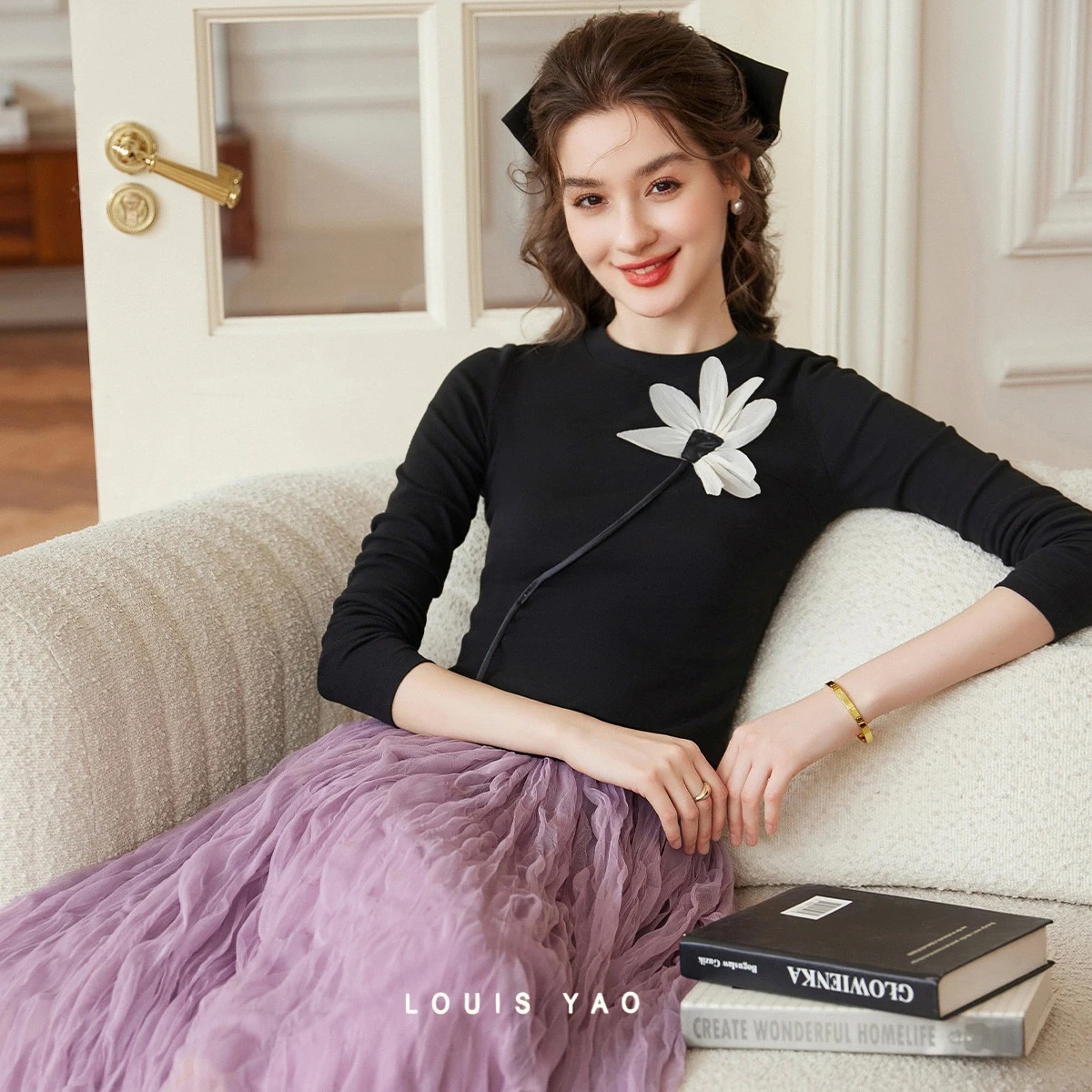 

Женская футболка LOUIS YAO с 3D-цветочным декором, весна 2026, микроэластичная, с обычным вырезом на плечах, приталенная, с длинным рукавом