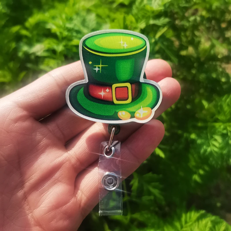 Nieuwe Mode Ierland St. Patrick 'S Day Acryl Badge Reel Klaver Vlag Bier Hoed Groene Badge Houder Arts Verpleegster Cadeau