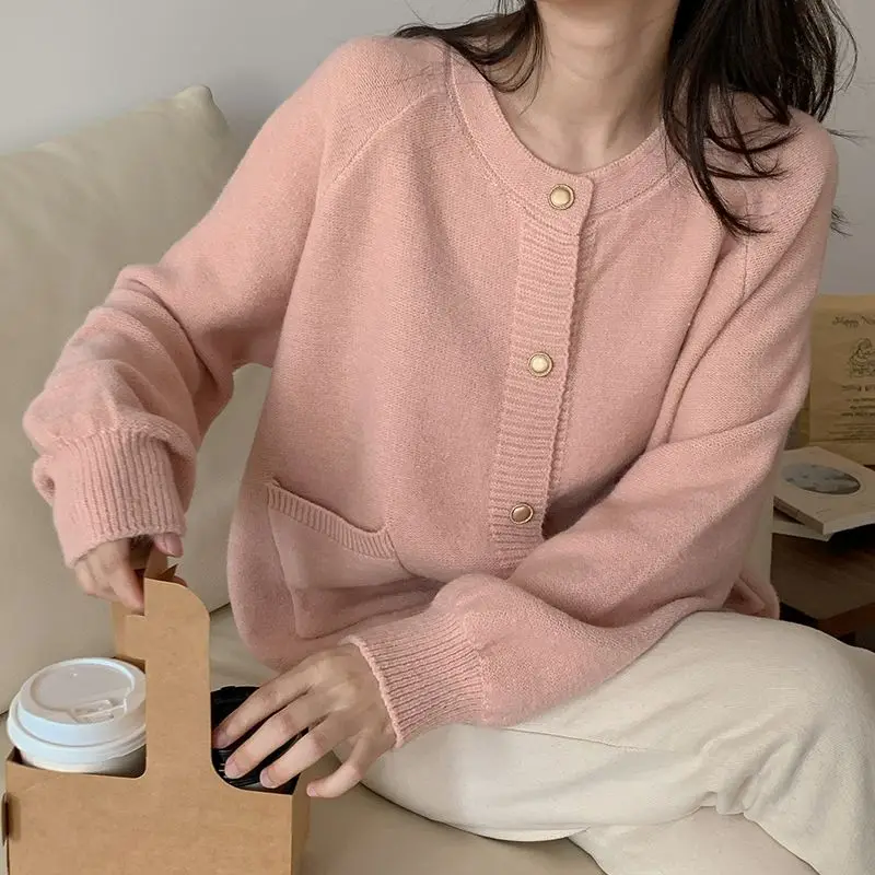 Korean style gentle sweater jacket for women\'s autumn and winter knitted cardigan loose lazy temperament top for external wear