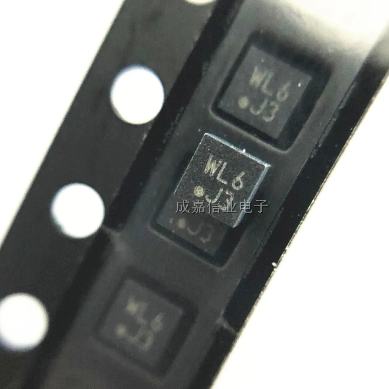 10pcs/Lot KXTJ3-1057 LGA-12 Accelerometers Tri-Axis 1.71-3.6V +/-2/4/8/16g Operating Temperature:- 40 C-+ 85 C