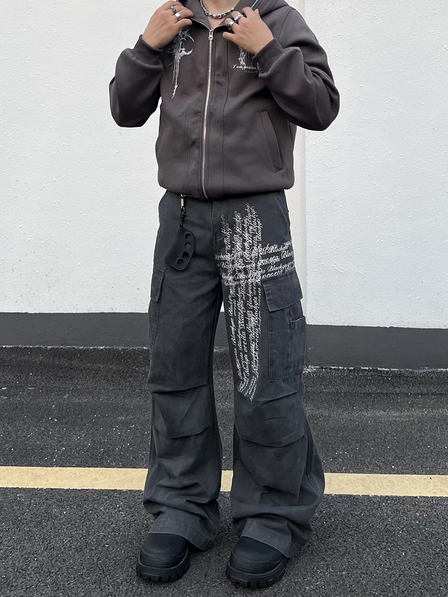 

American Retro Letter Print Multi Pocket Work Pants High Street Loose Wrinkle Design Cleanfit Jeans Cotton Elastic Denim