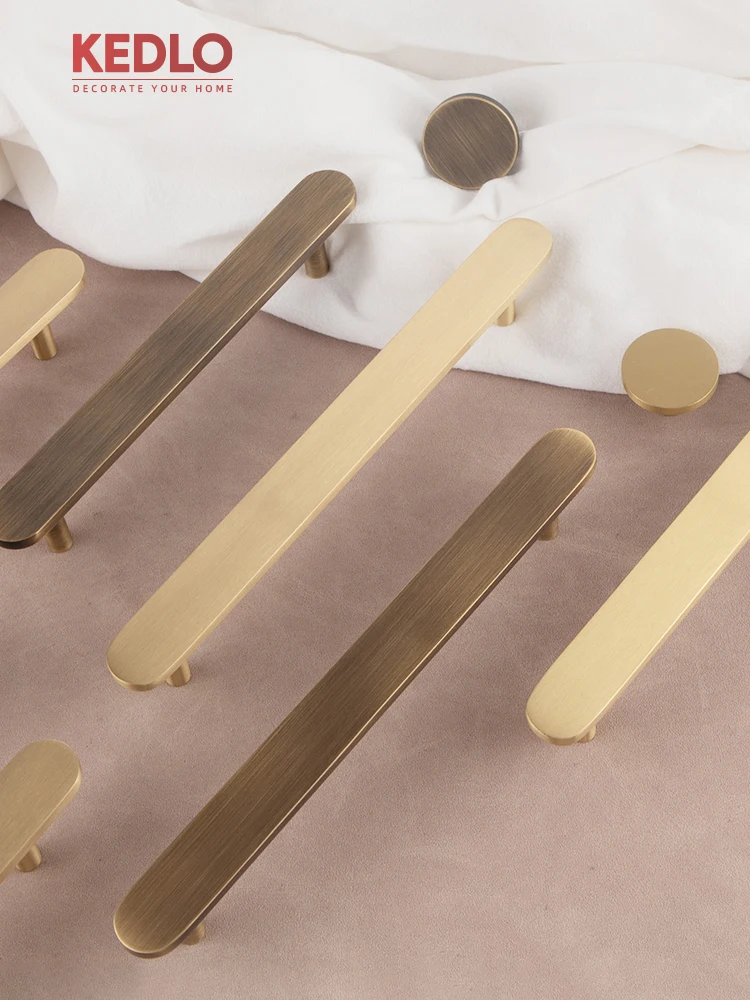 KEDLO Massiver Messinggriff, minimalistisch, flach, modern, gebürstetes Messing, Küchenschrankgriff, Schubladengriff, antikes Messing. – Detail 1