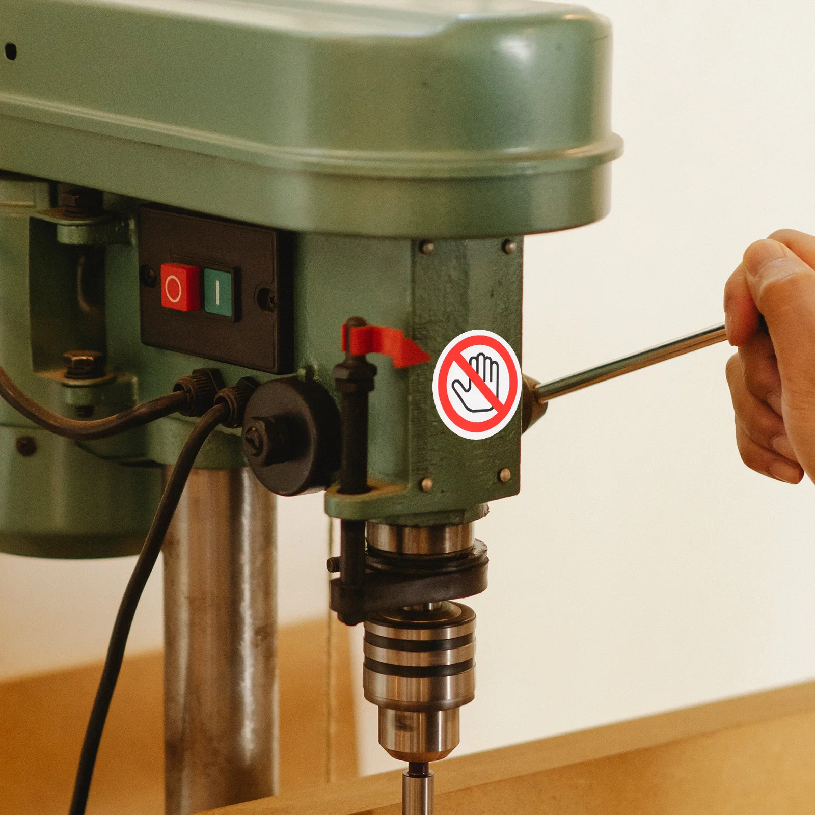 

10Pcs Round Do Not Touch Sign Sticker Warning Label for Mechanical Instruments High Definition Print Easy Stick