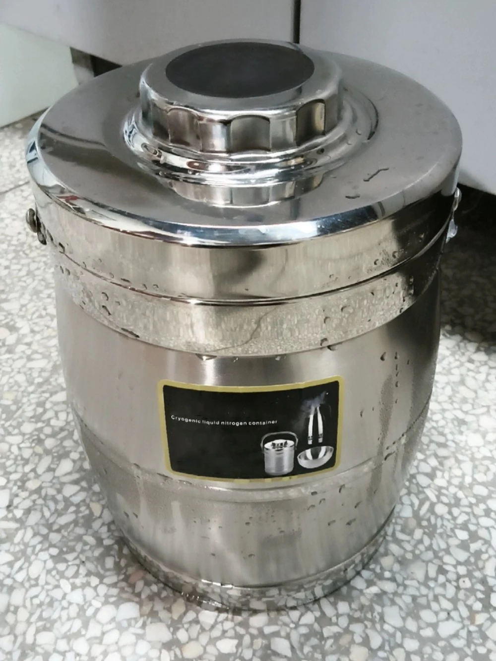 5L Liquid Nitrogen Container Stainless Steel High Vacuum Cryogenic Storage Vessel with Alloy Handle for Laboratory Use