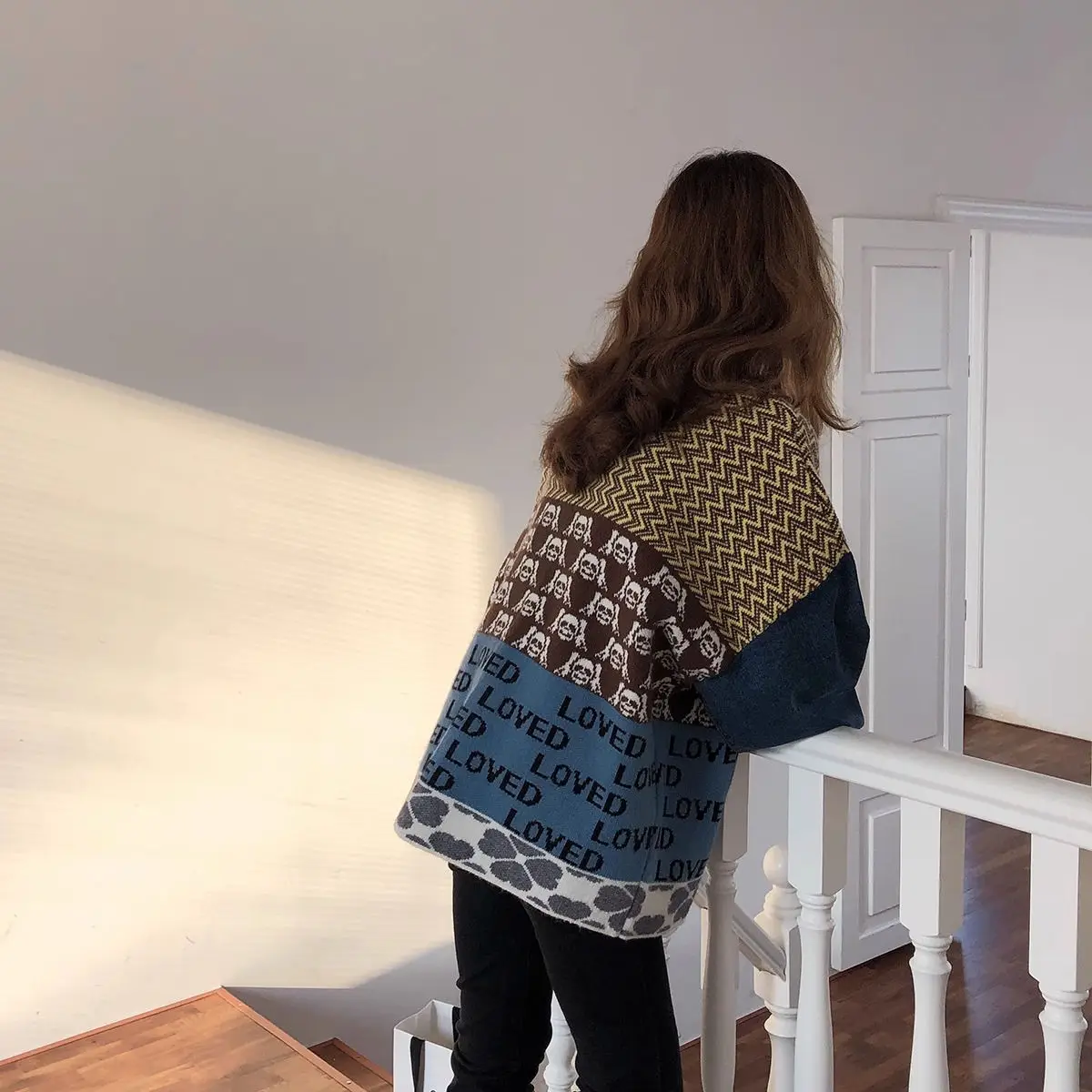 الأمريكية الرجعية الدنيم المرقعة سترة المرأة 2025 الخريف/الشتاء سترة النسخة الكورية فضفاضة متماسكة سترة